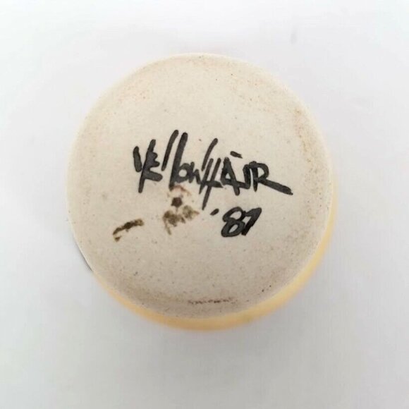 Navajo Miniature Pottery 2" Vase Vintage 87 Signed Yellowhair USA Tan Black - Picture 9 of 9